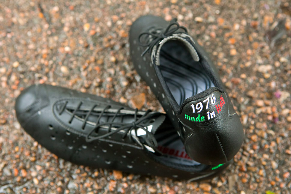 Vittoria 1976 Classic Carbon Road Shoes – John Watson | The