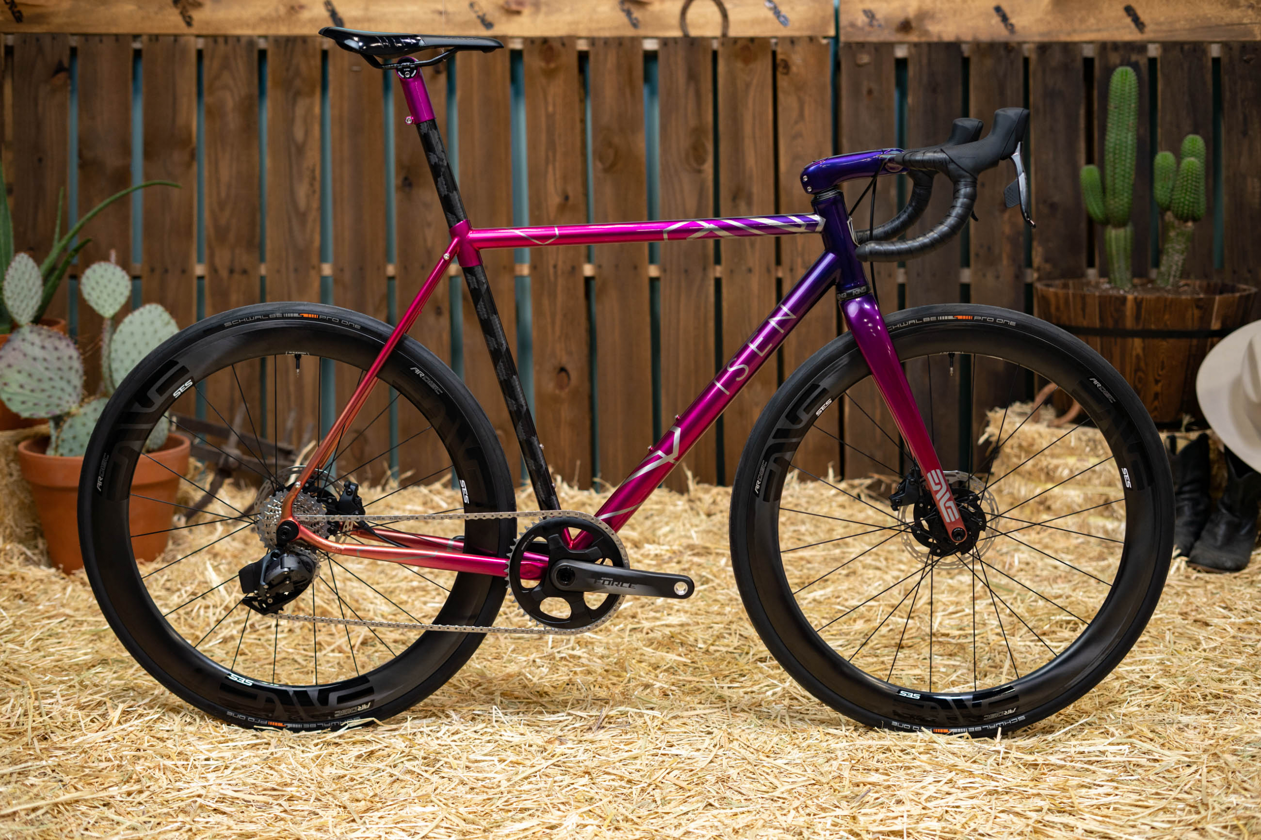 Isen Frame A Gorgeous ISEN Workshop All Season Carbon and Titanium Disc Road ...