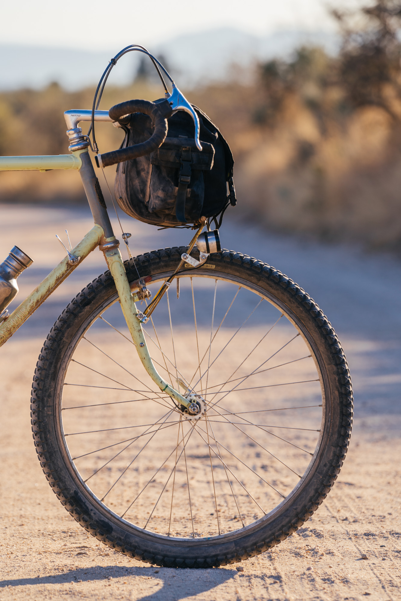 Rubber Baron Ronnie and His 650b Ultradynamico Crust