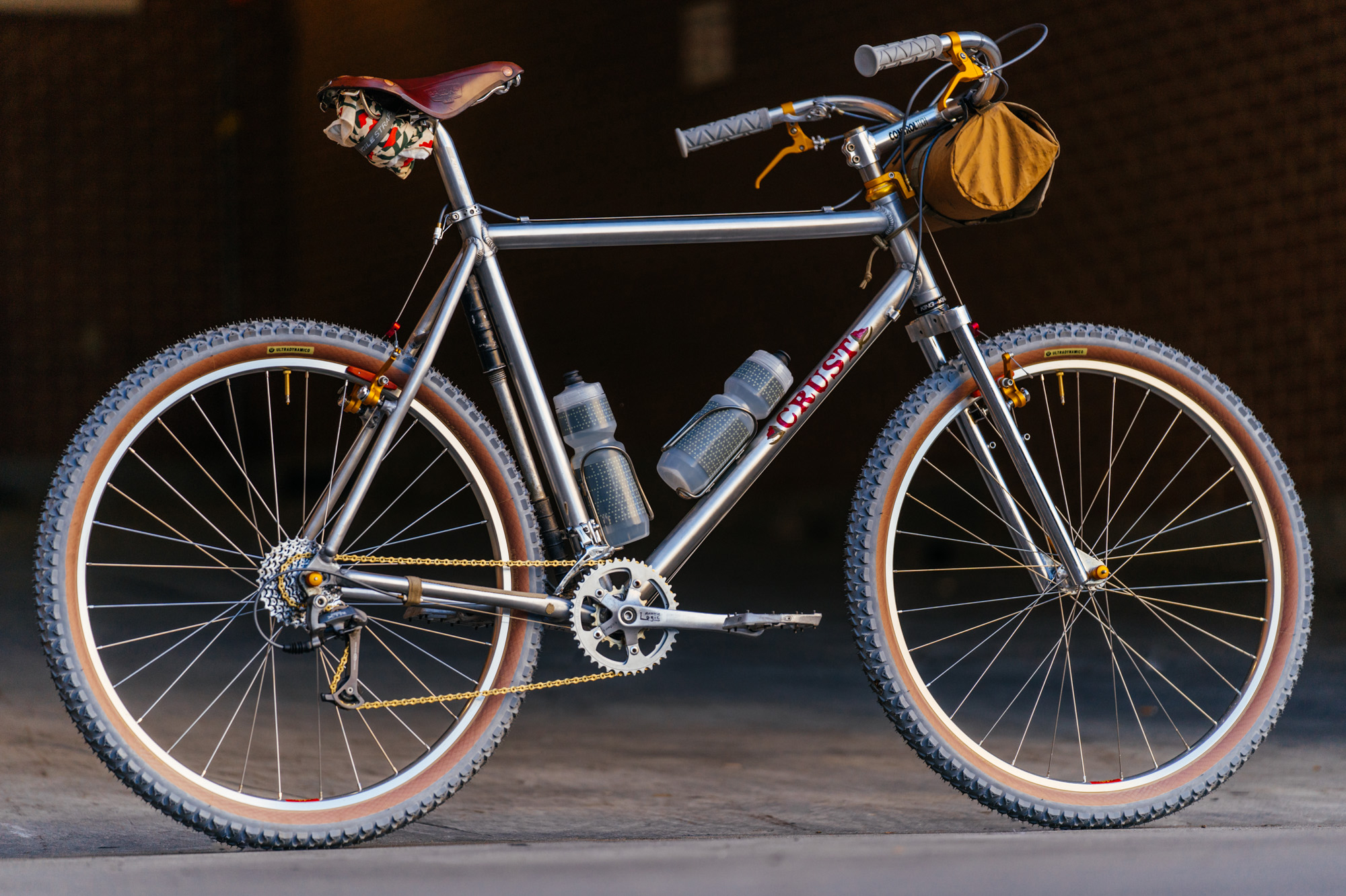 Rons Bikes Fabios ABS　ウルトラロマンス CRUST ULTRA ROMANCE × SWIFT INDUSTRIES 