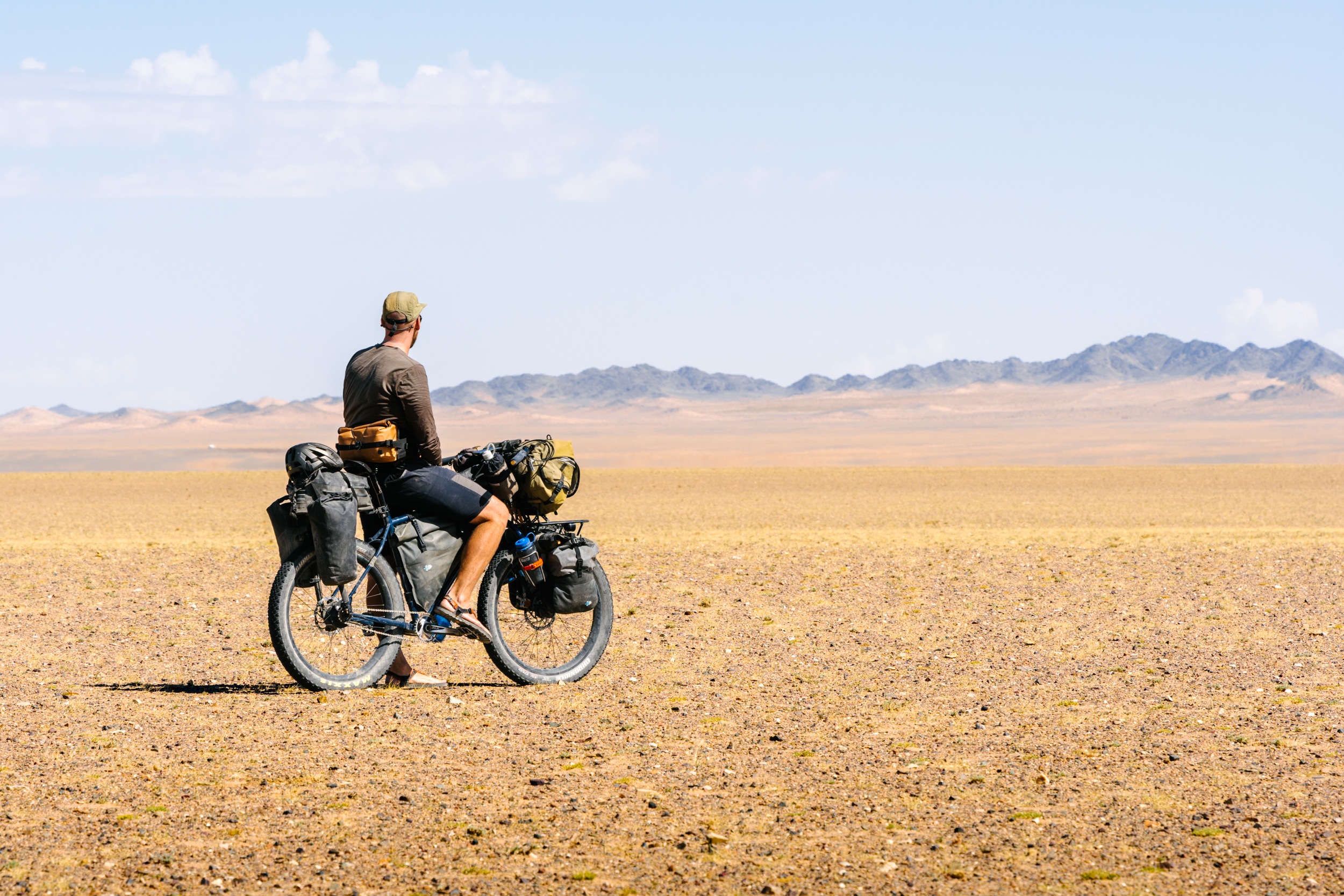 Ryan Wilson Crosses Mongolia's Desolate Zavkhan Steppe – Ryan