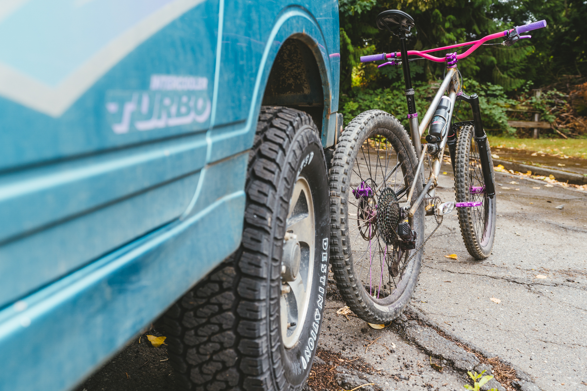 Radical Rigs 01: Dillen Maurer’s “Fall Risk” Custom Full Suspension and ...