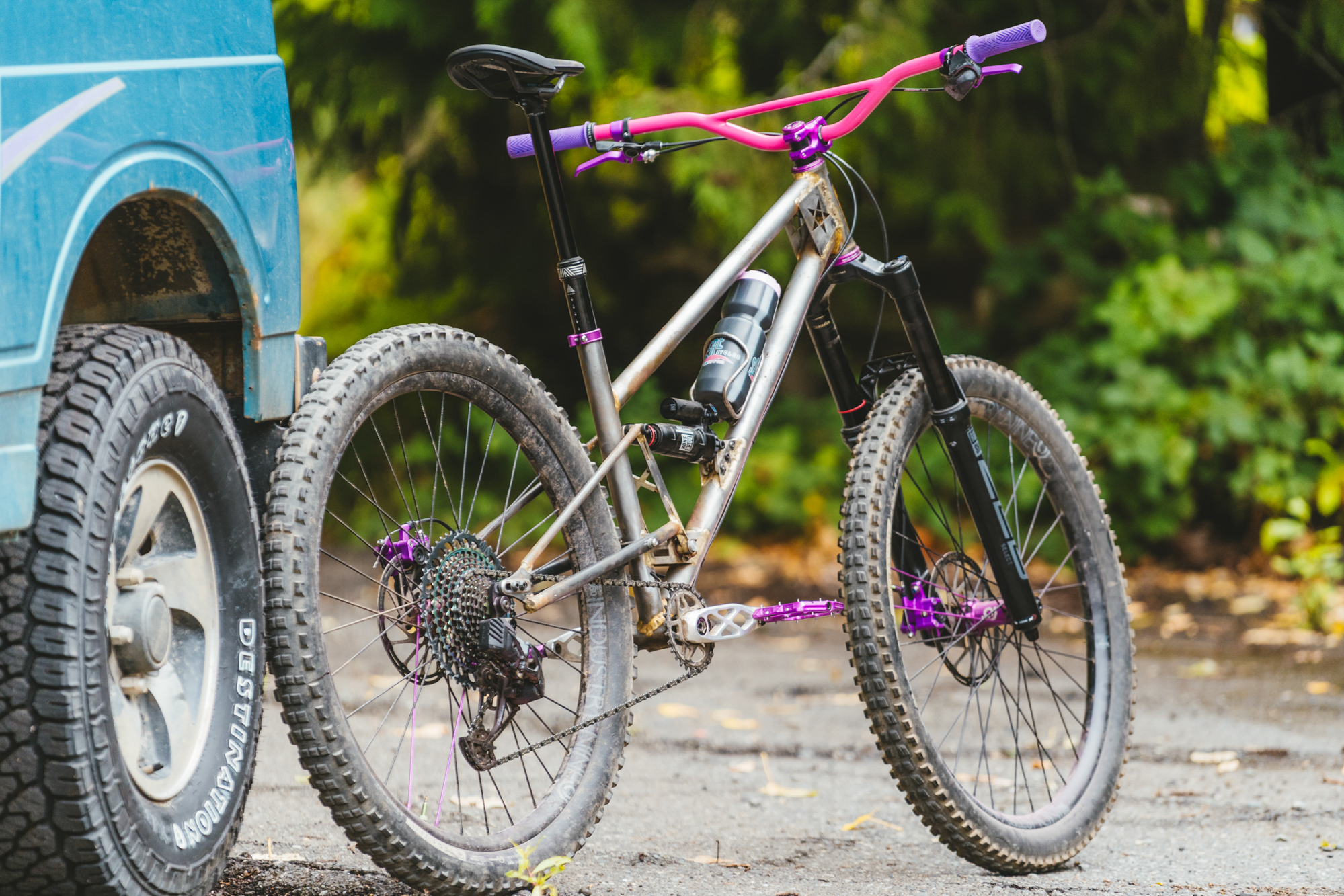 Radical Rigs 01: Dillen Maurer’s “Fall Risk” Custom Full Suspension and ...