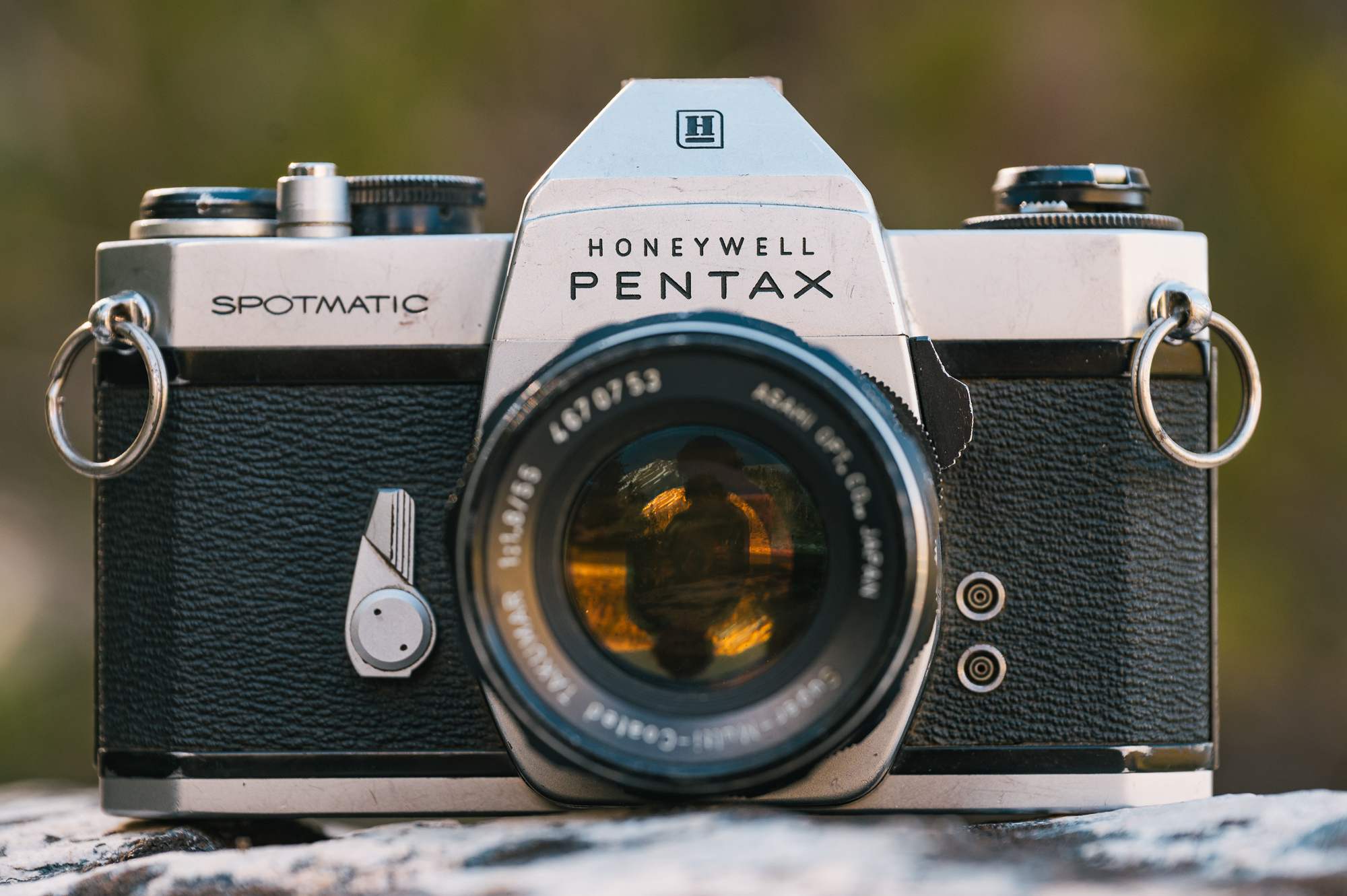 フィルムカメラ SPOTMATIC Obscura: Pentax Spotmatic – Dad Lore – Spencer Harding | The