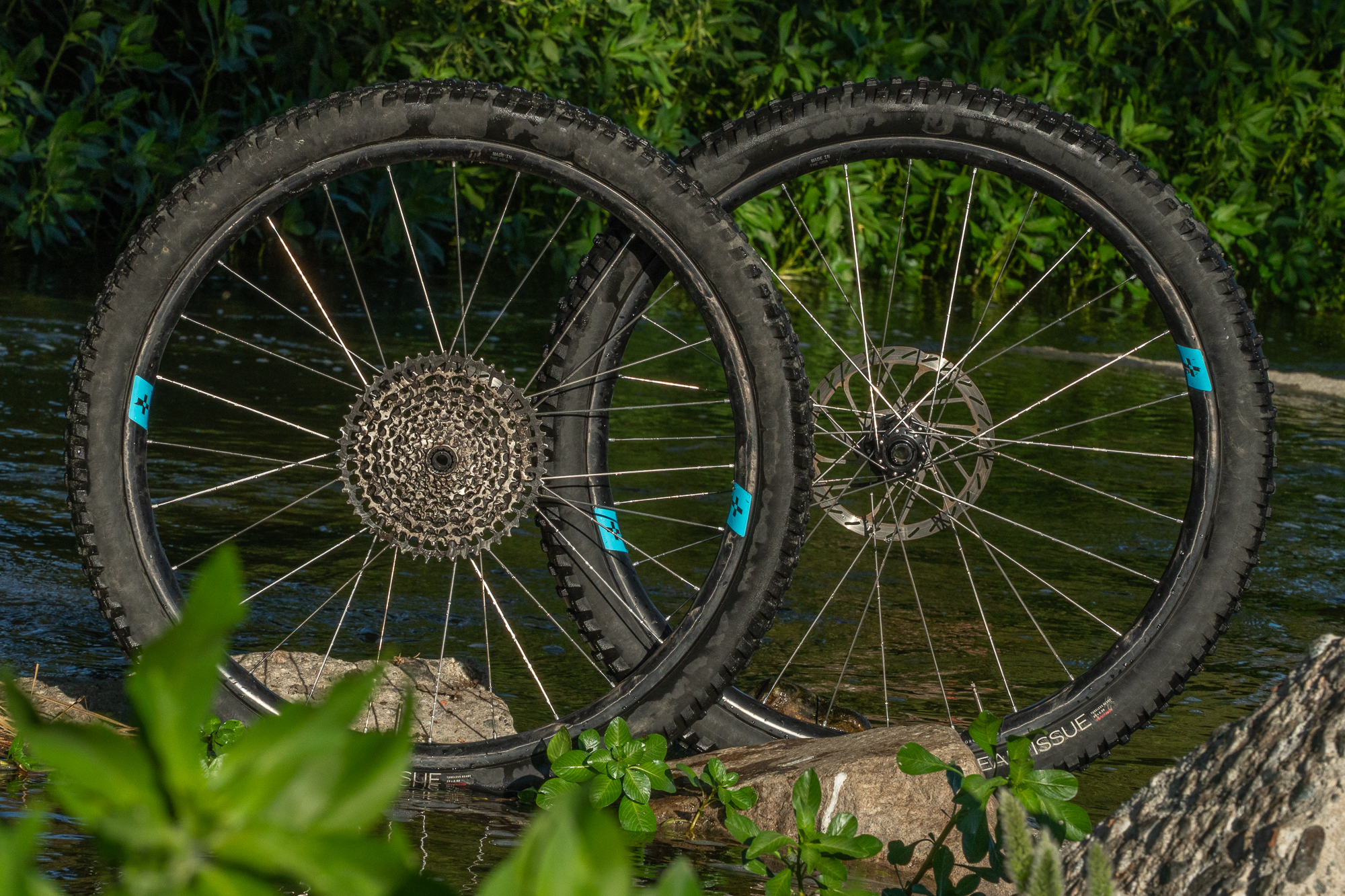 Gevenalle's New Dirt-Ready GX Shifters | The Radavist | A group of