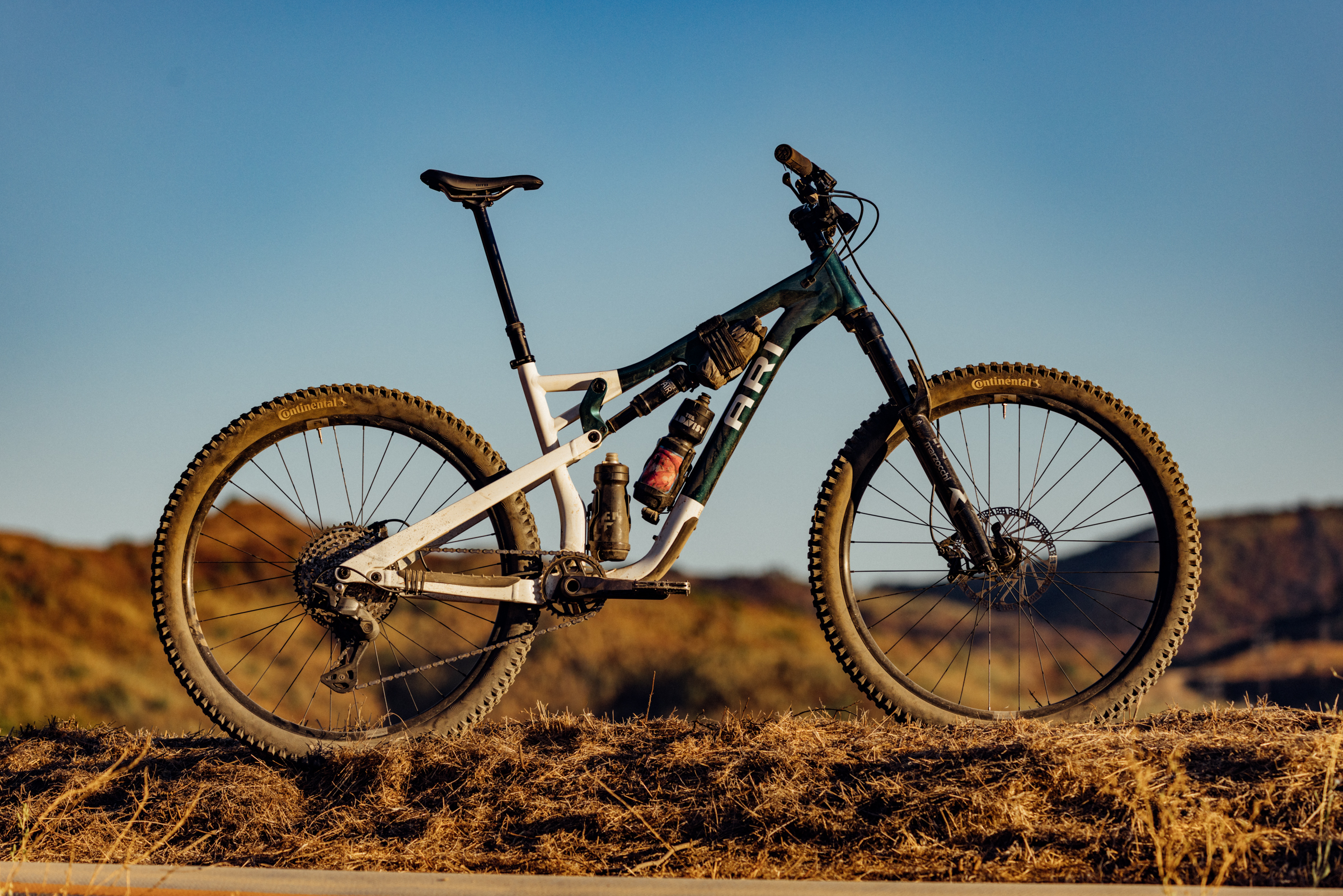 Giro's Empire VR90 MTB Shoe Blends Comfort and Style | The